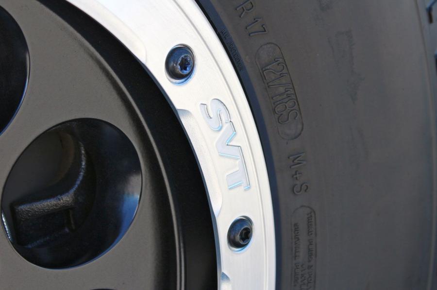  Ford F-150 SVT Raptor 2013 года  (фото 23 из 45)